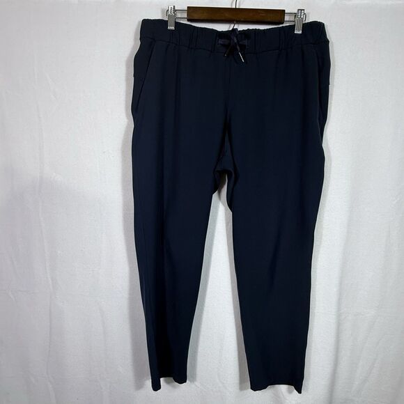 Lululemon On The Fly Woven 27" True Navy Crop Pull On Pants Womens 12 Athleisure - Picture 1 of 11